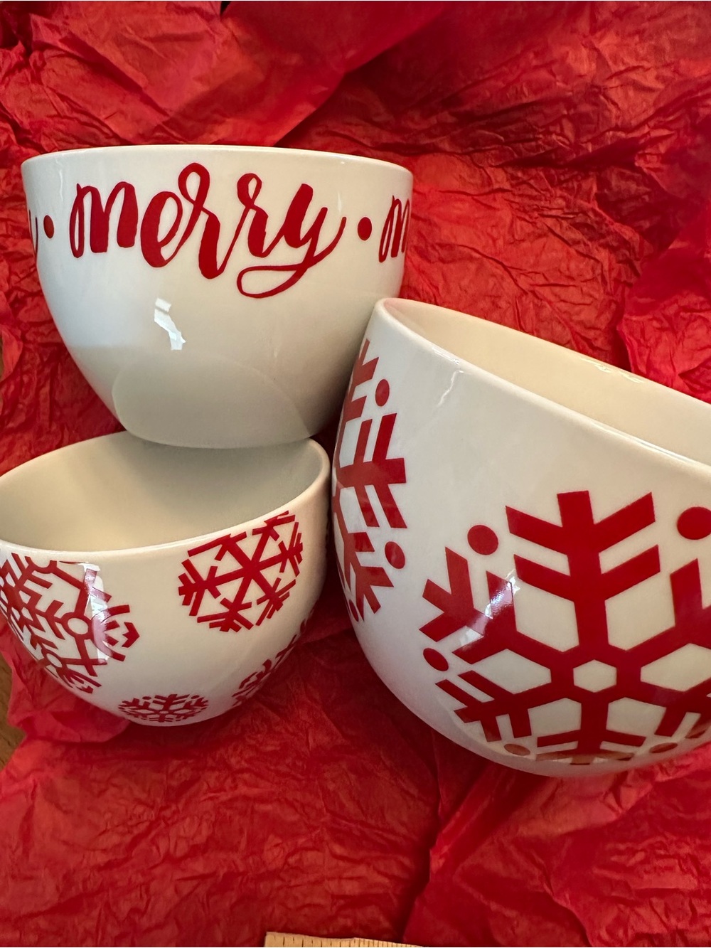 Holiday Snowflake Ceramic Bowl Set - White with Red Accents